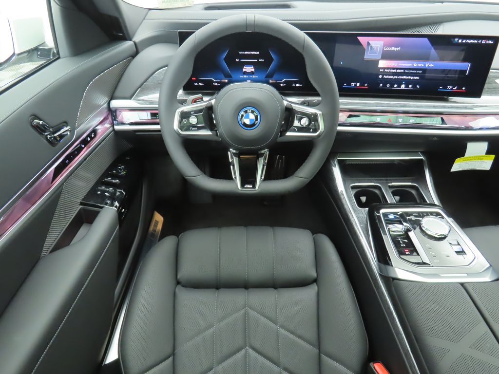 Thumbnail: 2026 BMW i7 - 10