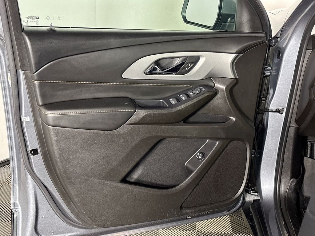 2021 Chevrolet Traverse LT