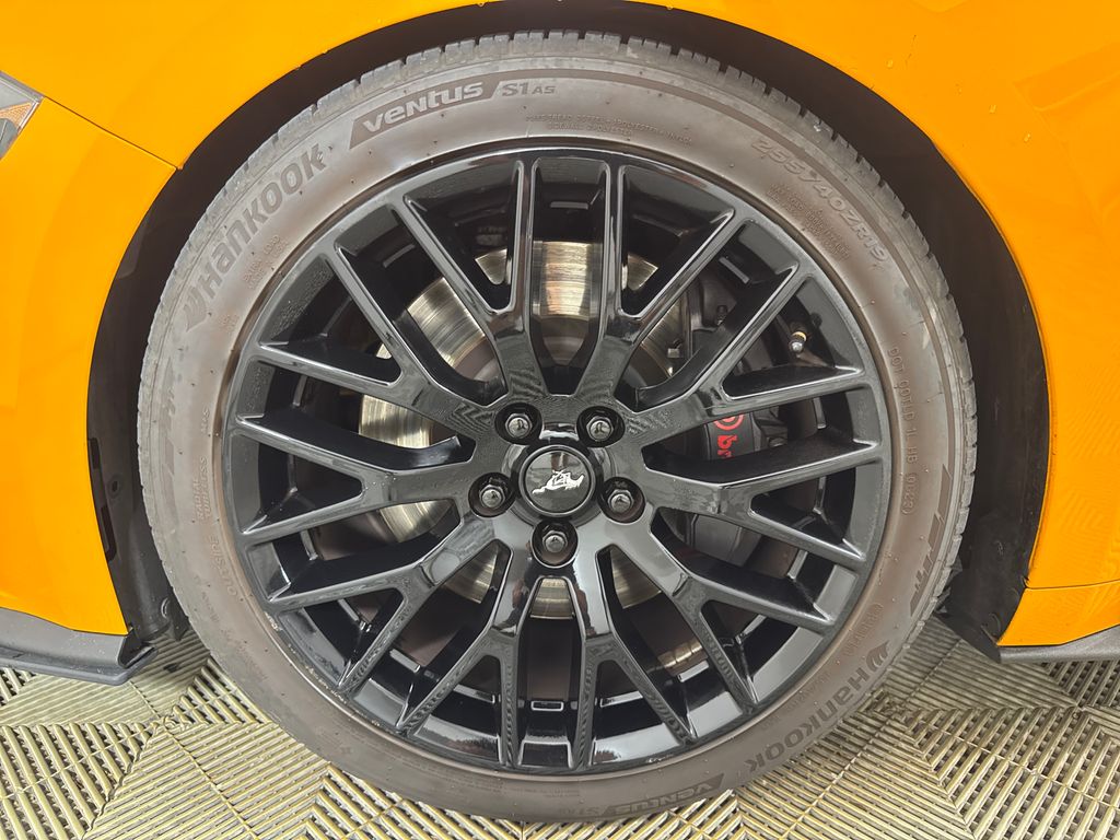Certified Used 2018 Orange Ford GT Premium image 13