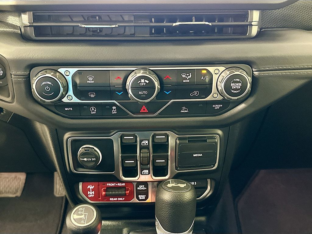 2025 Jeep Wrangler Rubicon 15