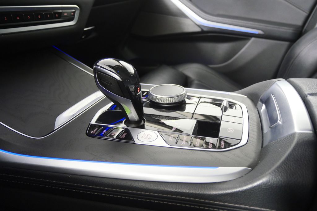 Thumbnail: 2020 BMW X7 - 21