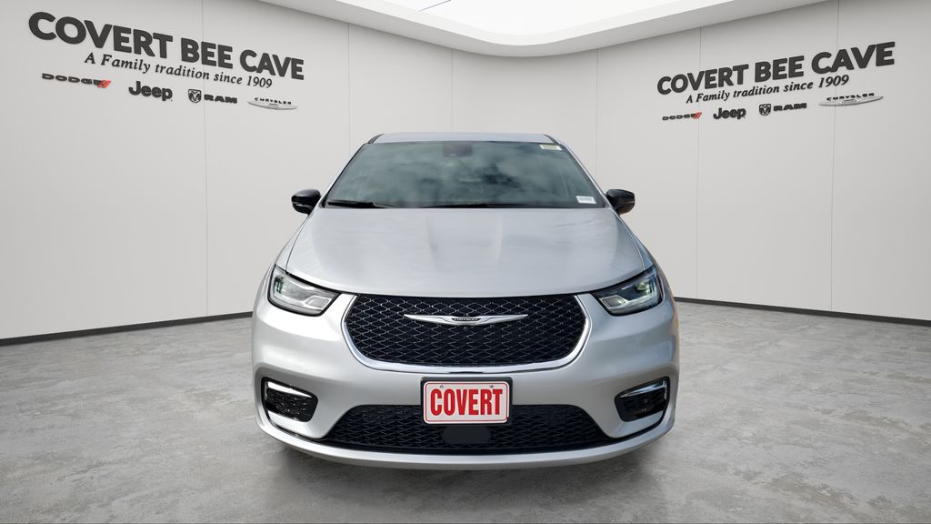 New 2026 Silver Chrysler Select image 2