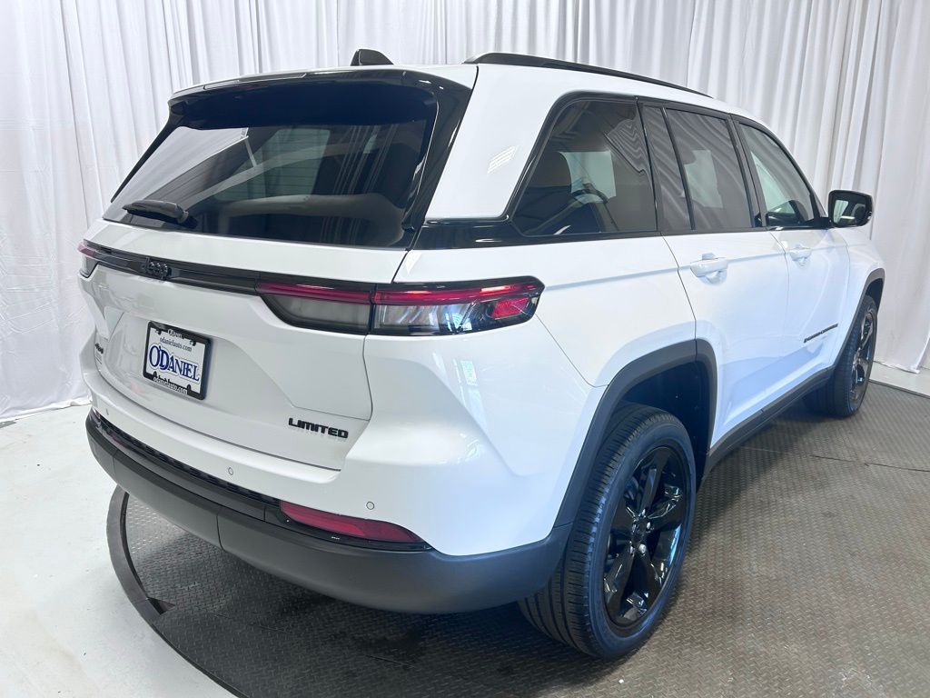 used 2024 Jeep Grand Cherokee car, priced at $36,712
