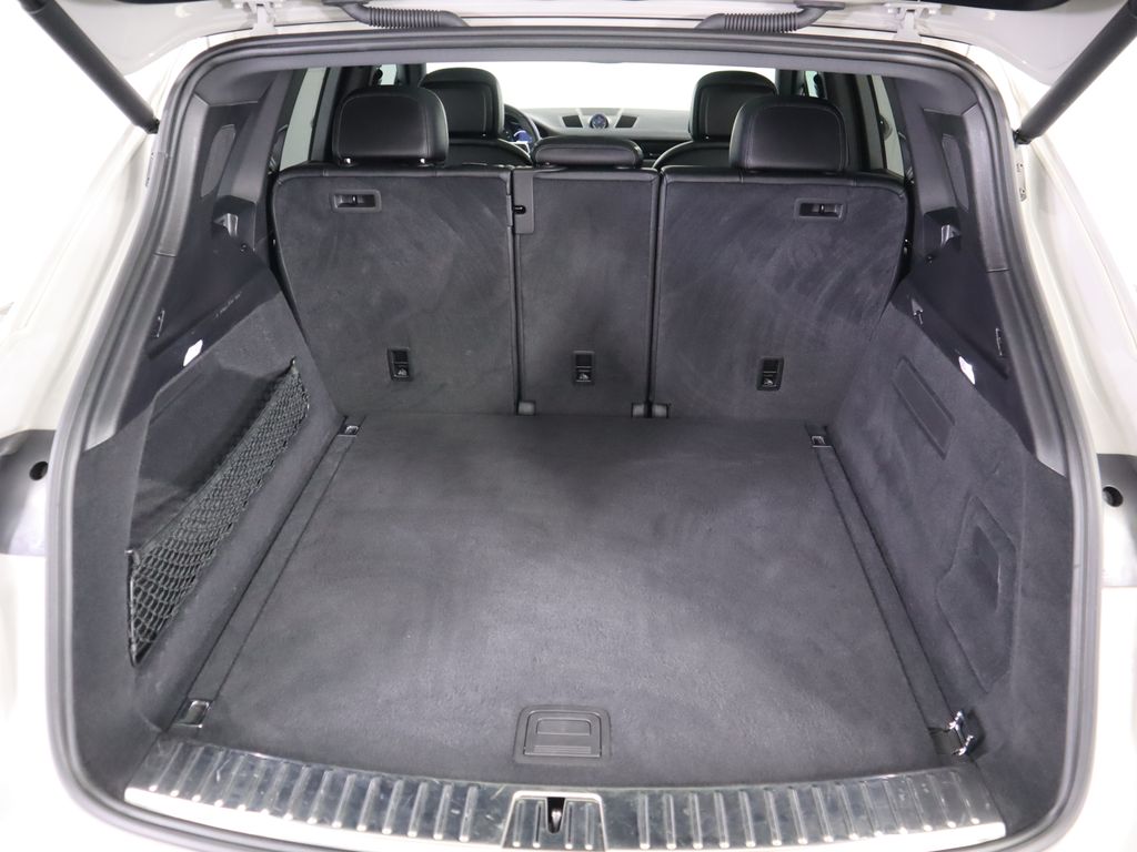 Thumbnail: 2021 Porsche Cayenne - 29