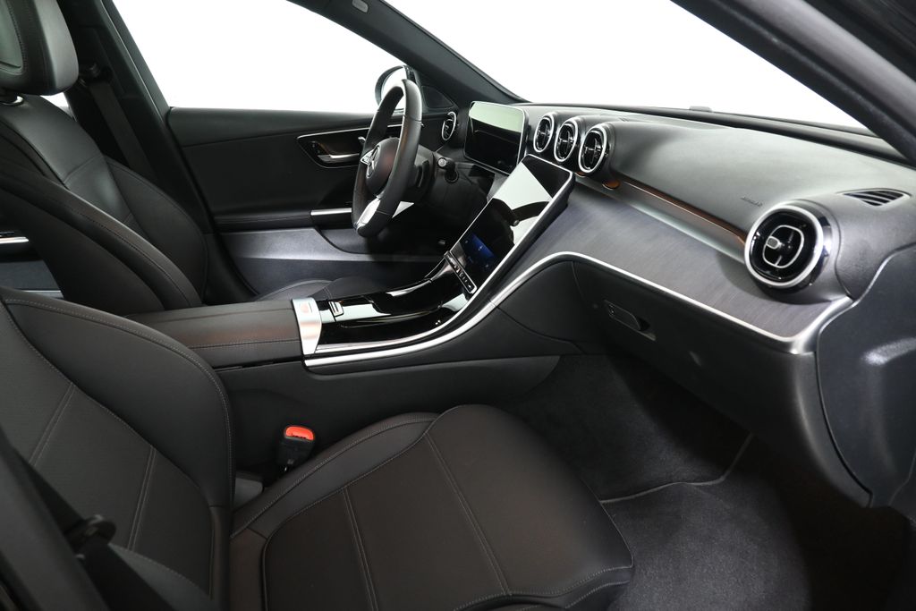 Thumbnail: 2025 Mercedes-Benz C-Class - 25