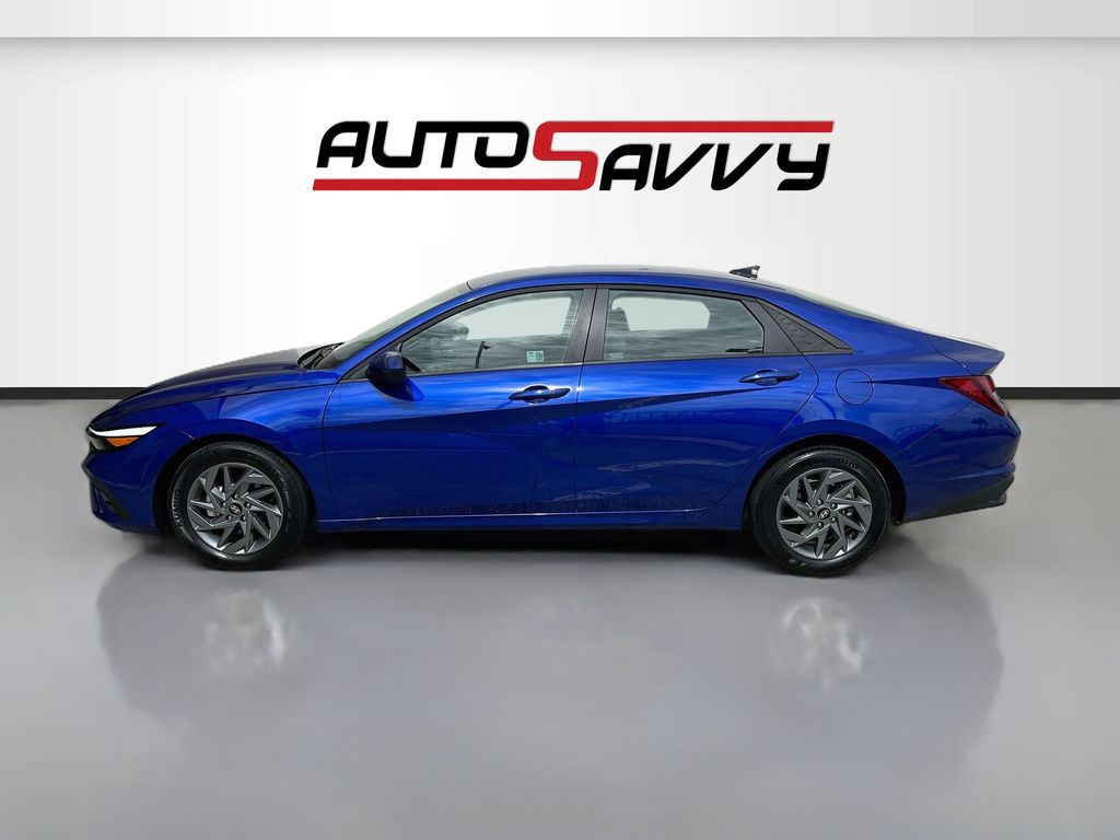 Used 2024 Blue Hyundai SEL image 4
