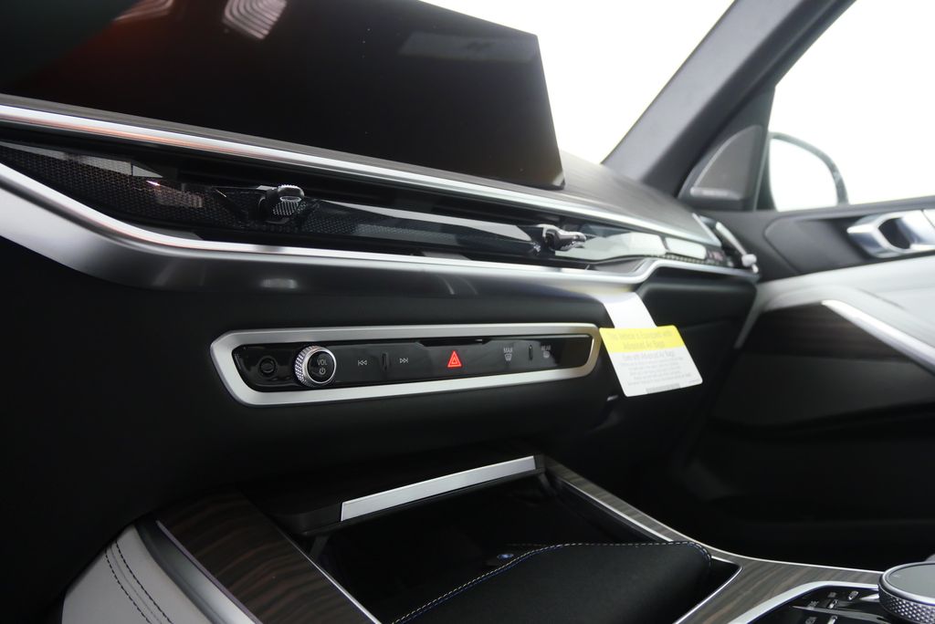 Thumbnail: 2026 BMW X5 - 21