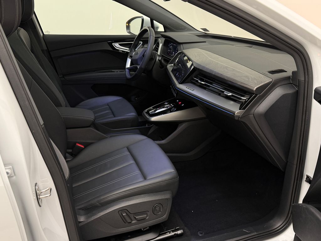 Thumbnail: 2023 Audi Q4 e-tron - 20