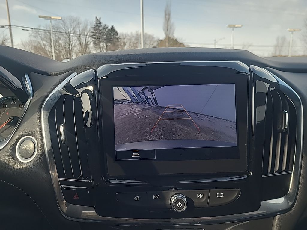 used 2023 Chevrolet Traverse car, priced at $32,811