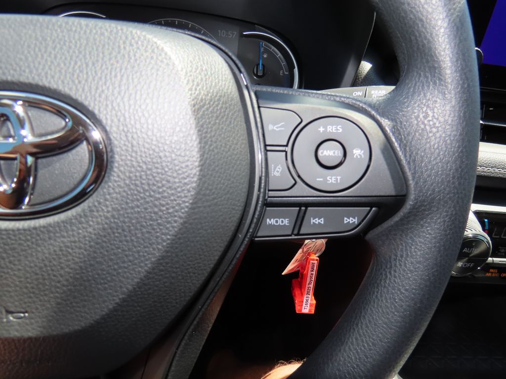 2025 Toyota RAV4 LE 12