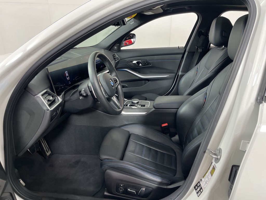 Thumbnail: 2024 BMW 3 Series - 22