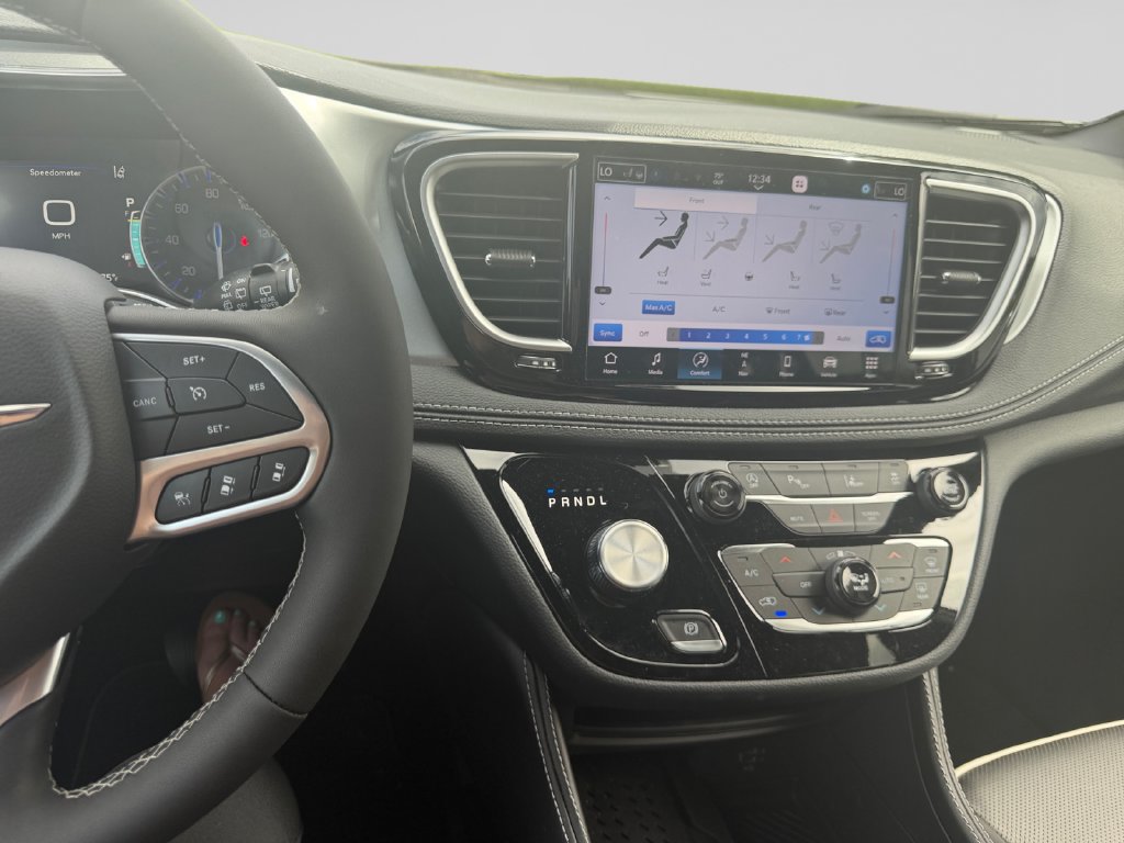 2026 Chrysler Pacifica Limited White at Honda North