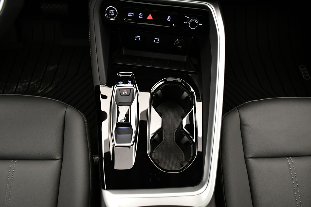 Thumbnail: 2025 Audi Q5 - 29