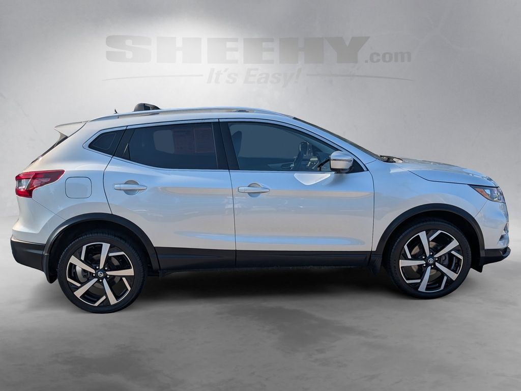 Used 2020 Silver Nissan SL image 9