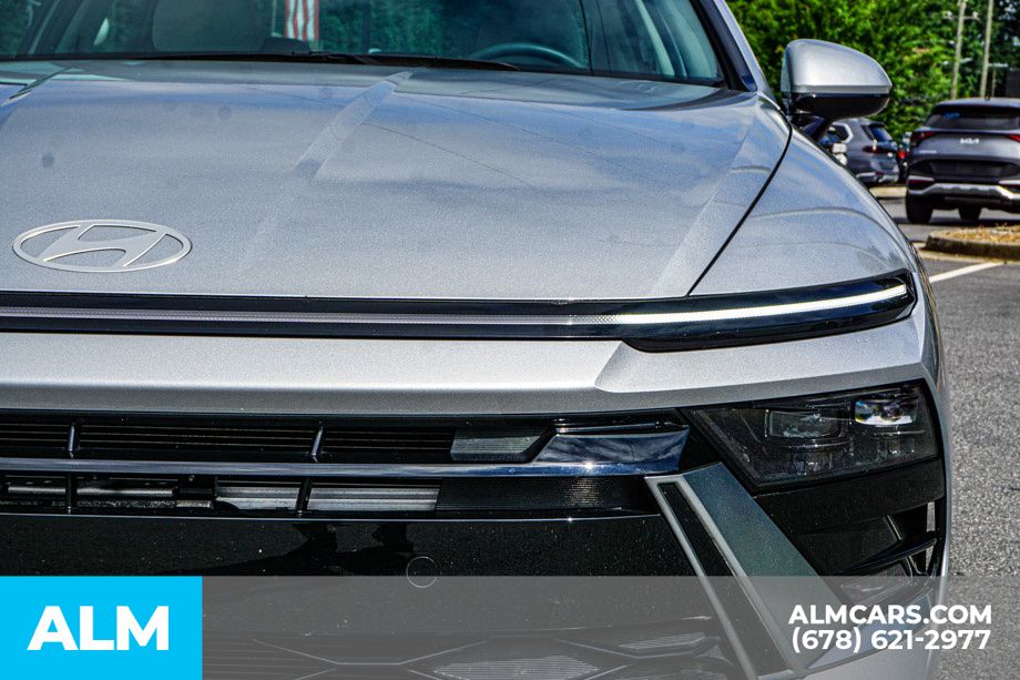 Used 2024 Silver Hyundai SEL image 12