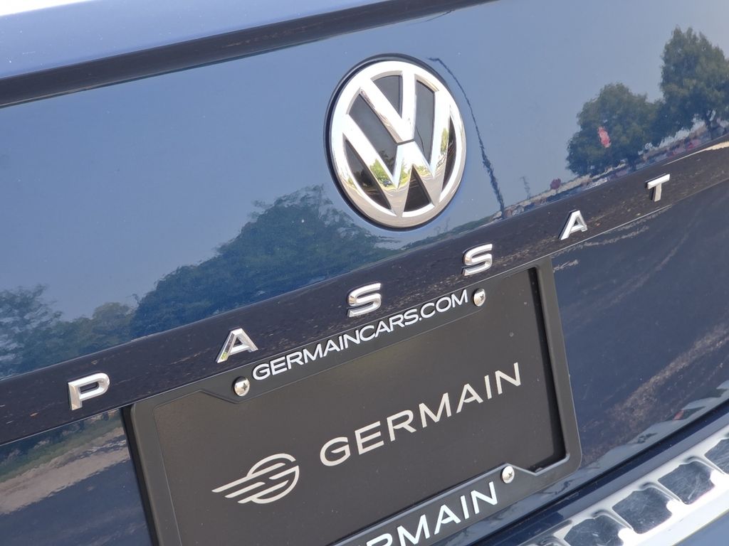 Used 2021 Blue Volkswagen 2.0T SE image 12