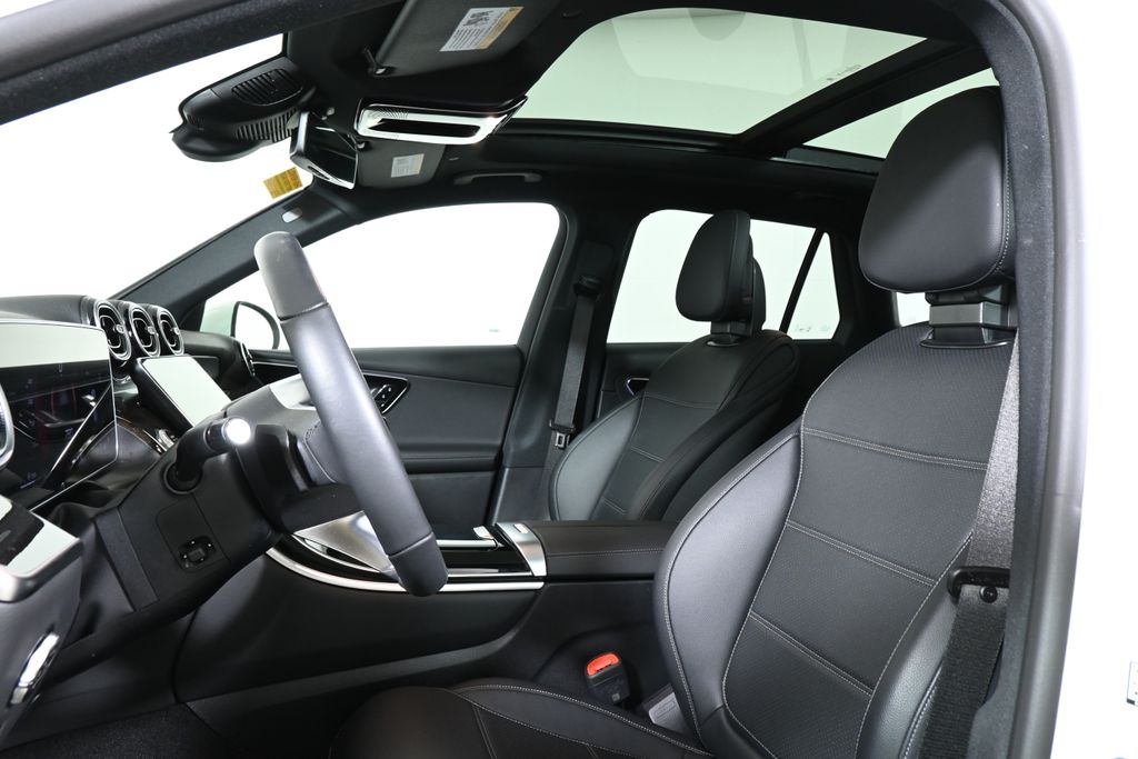 Thumbnail: 2025 Mercedes-Benz GLC - 14