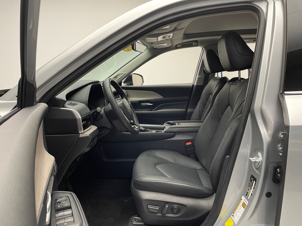 2024 Toyota Grand Highlander Limited 11