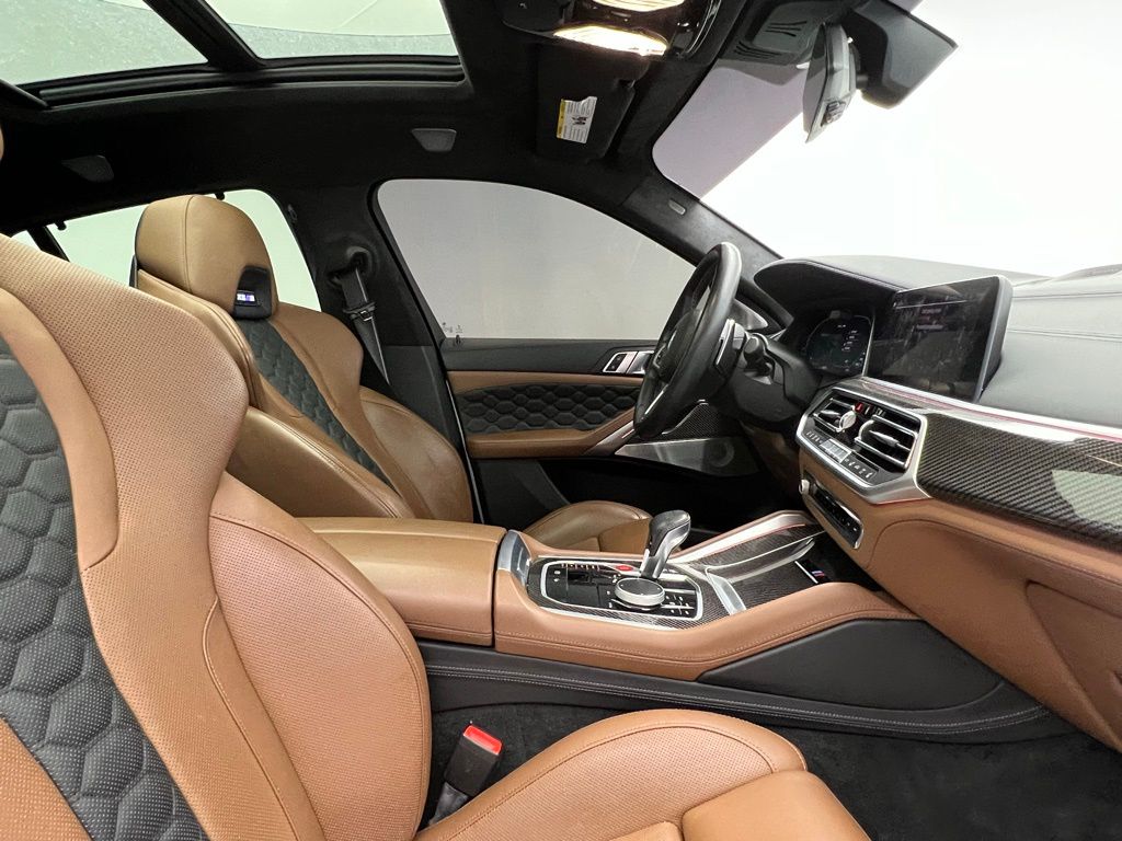Thumbnail: 2022 BMW X6 - 6