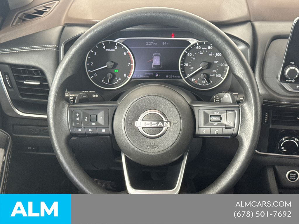 Used 2022 White Nissan S image 26