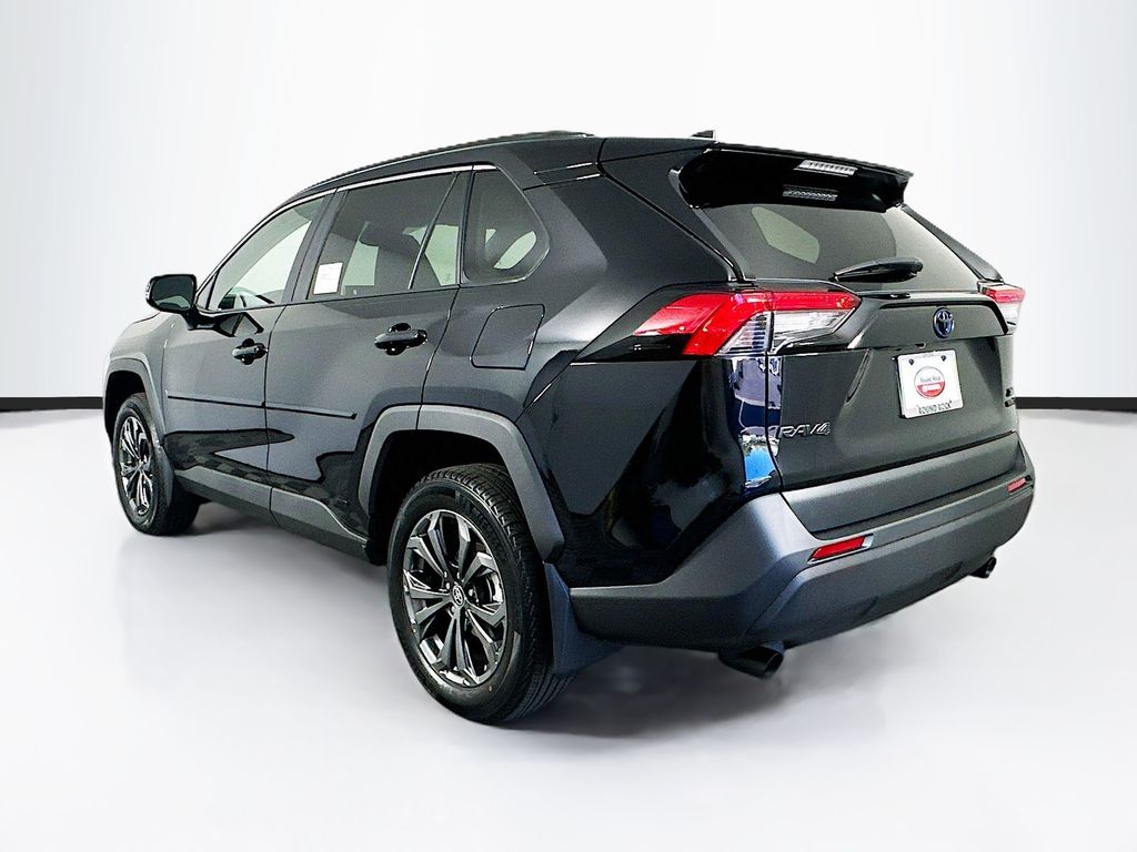 2024 Toyota RAV4 XLE Premium 7