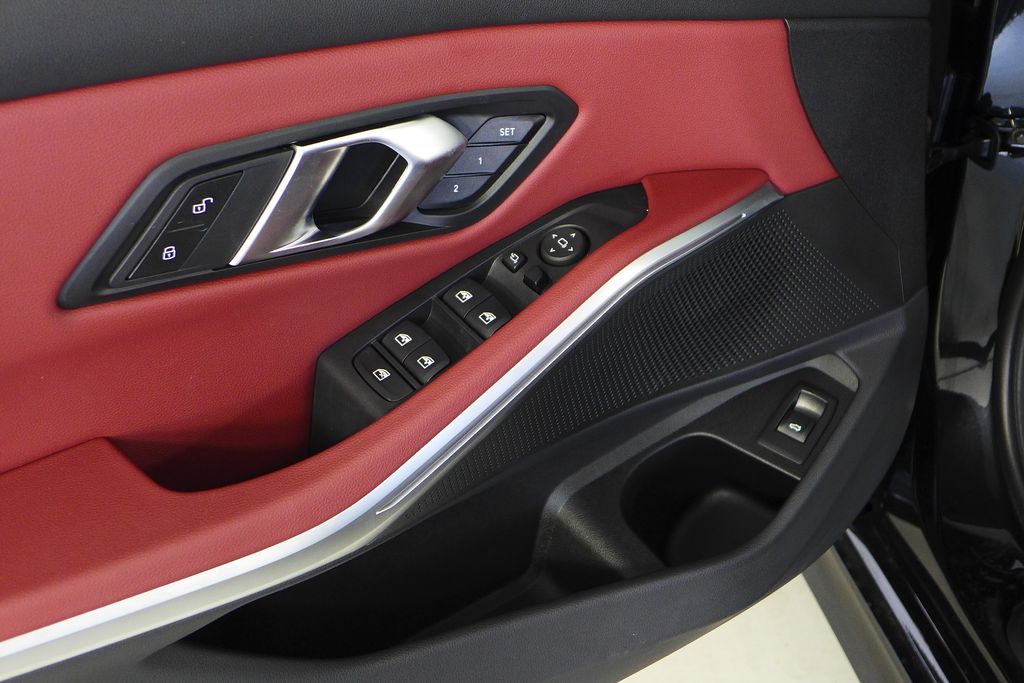 Thumbnail: 2024 BMW 3 Series - 12