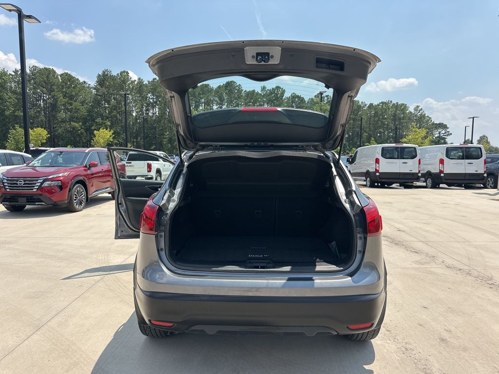 2017 Gun Metallic Nissan Rogue Sport SL FWD SUV