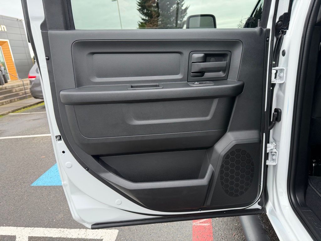 2026 RAM 3500 Tradesman - Photo 30