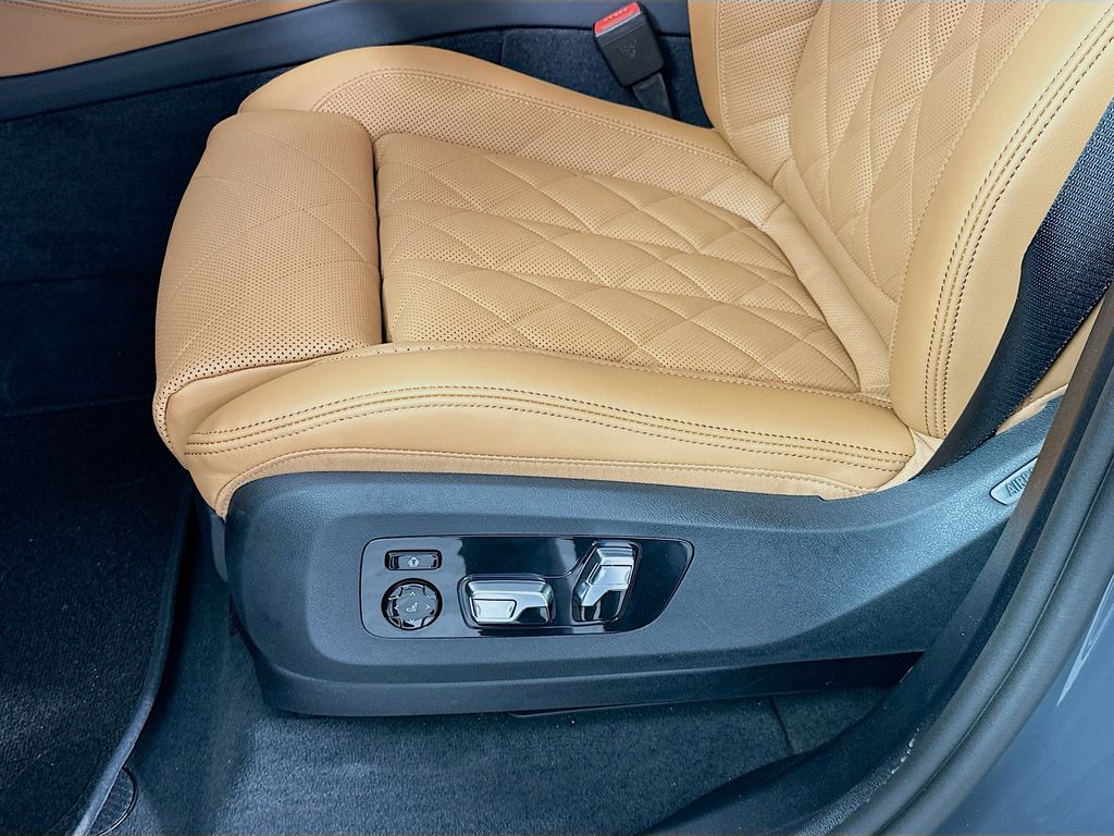 Thumbnail: 2026 BMW X5 - 21