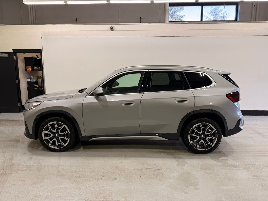 Thumbnail: 2025 BMW X1 - 2