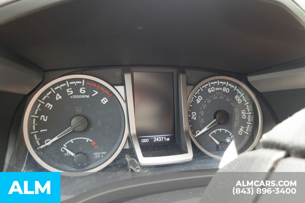 Used 2021 Silver Toyota SR5 image 11