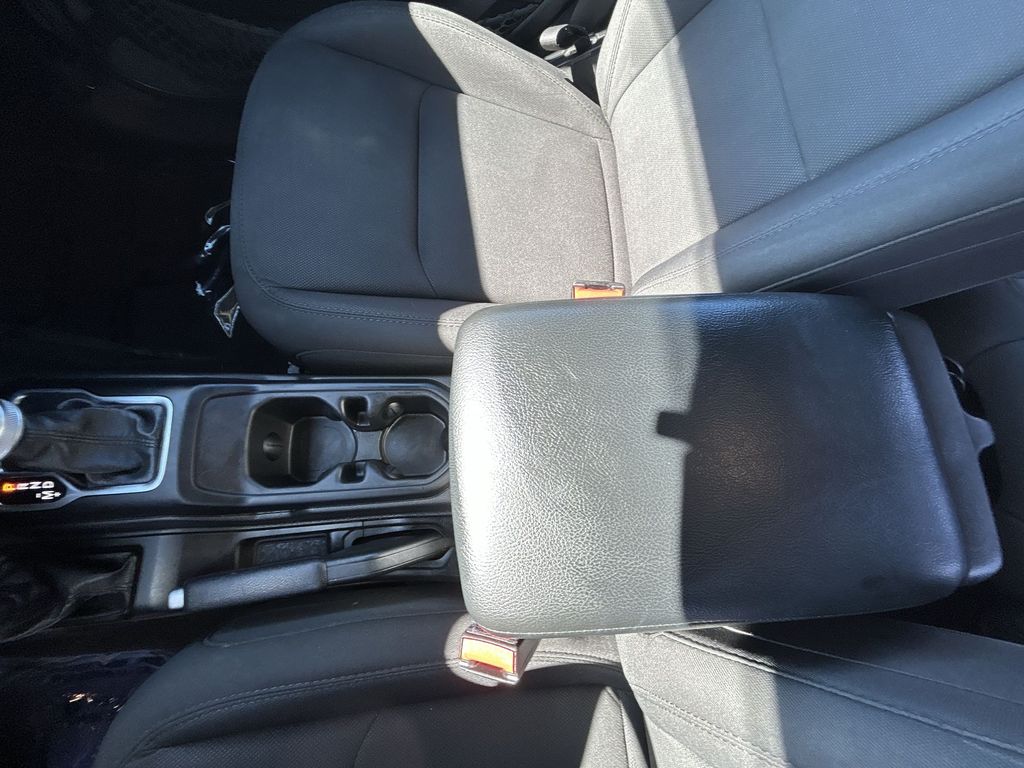 Thumbnail: 2023 Jeep Wrangler - 20