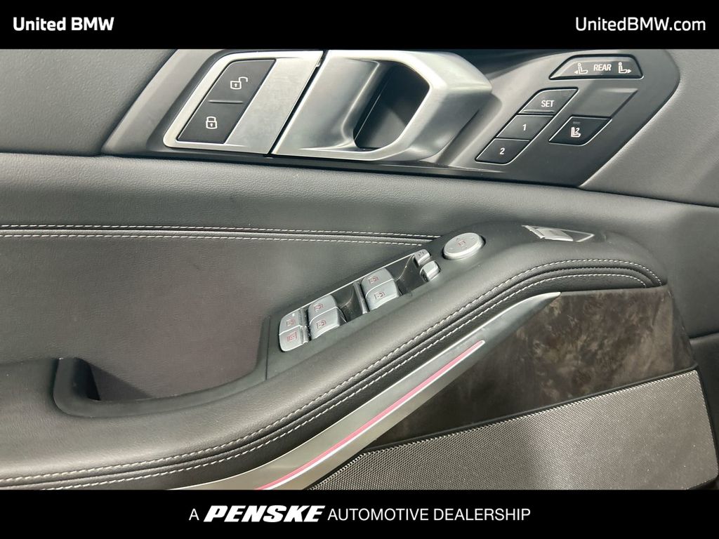 Thumbnail: 2025 BMW X7 - 11