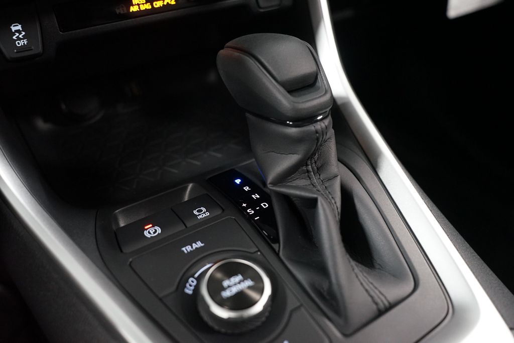 Thumbnail: 2025 Toyota RAV4 - 21