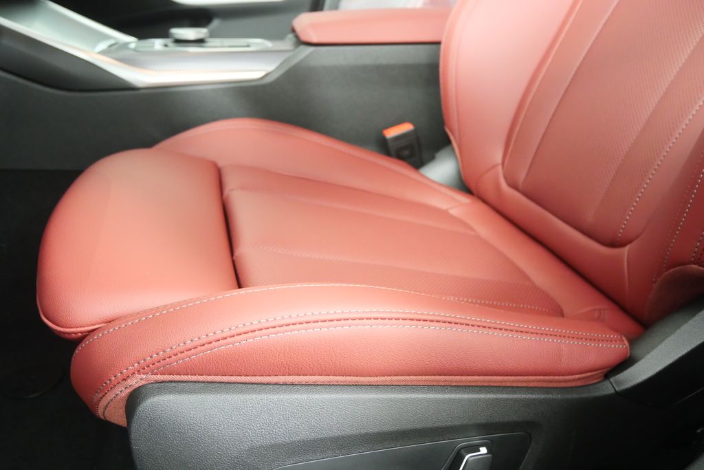 Thumbnail: 2026 BMW 3 Series - 9