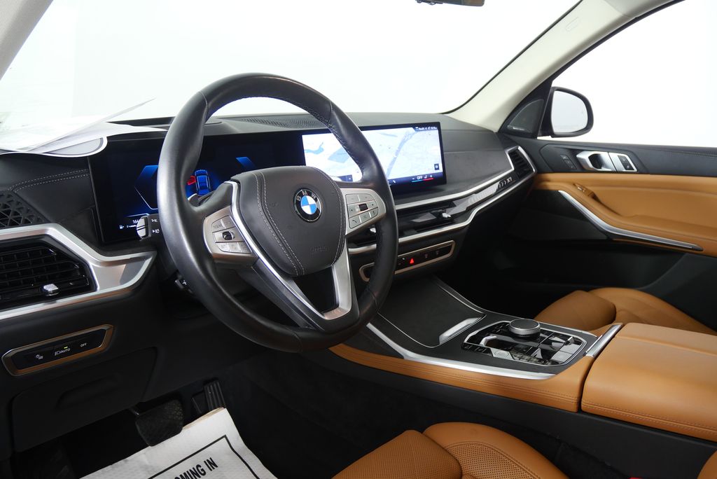 Thumbnail: 2024 BMW X7 - 13