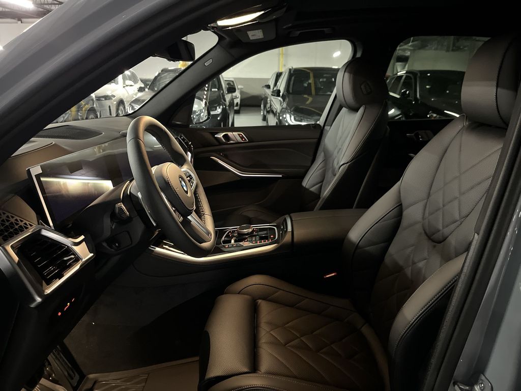 Thumbnail: 2026 BMW X5 - 11