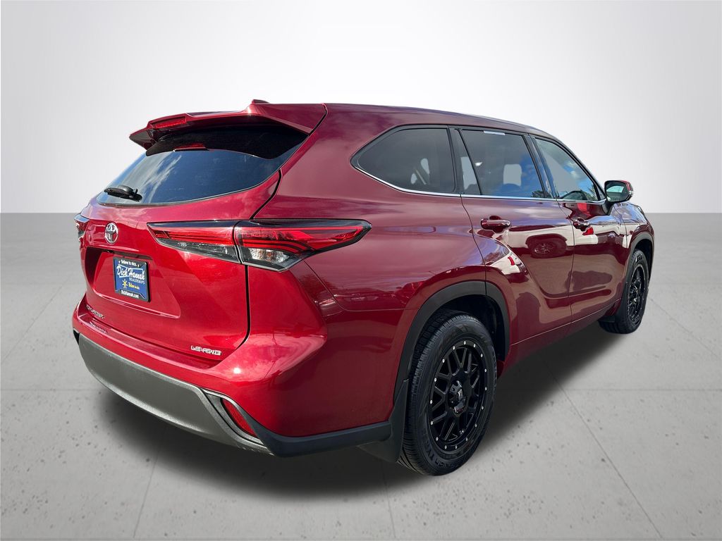 2020 Toyota Highlander LE