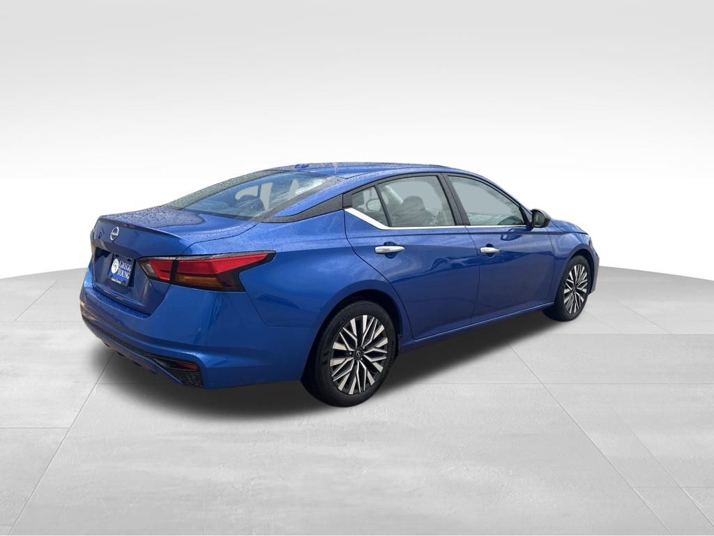 Used 2025 Nissan Altima Sedan