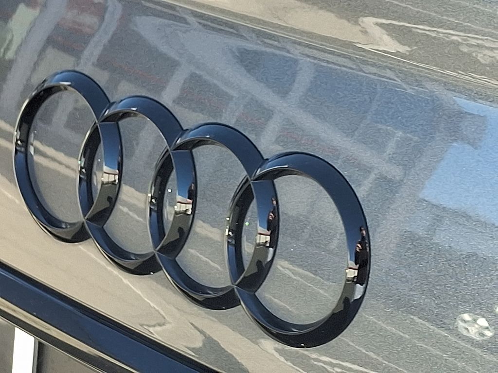 Thumbnail: 2021 Audi S6 - 31