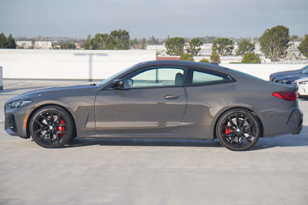 Thumbnail: 2026 BMW 4 Series - 4