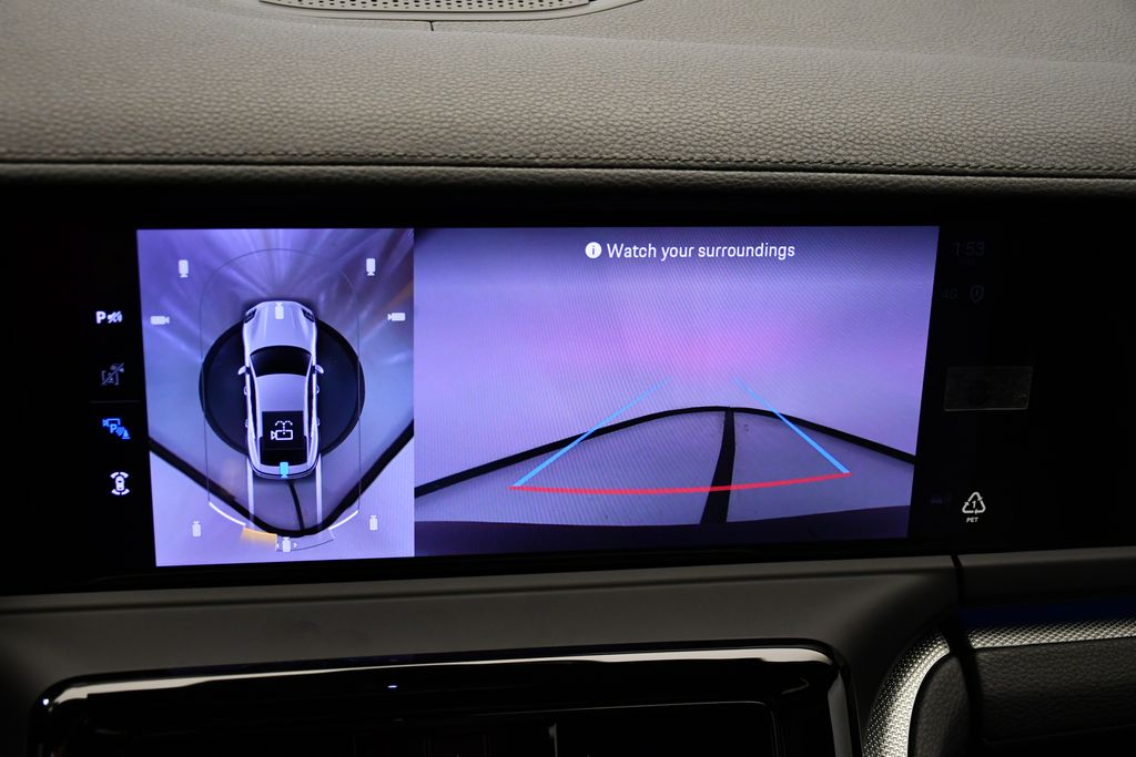 Thumbnail: 2026 Porsche Panamera - 32