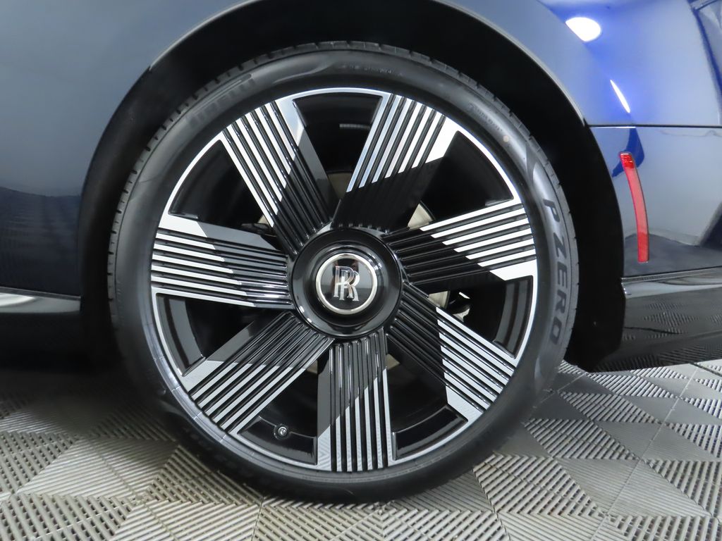 Thumbnail: 2026 Rolls-Royce Spectre - 30