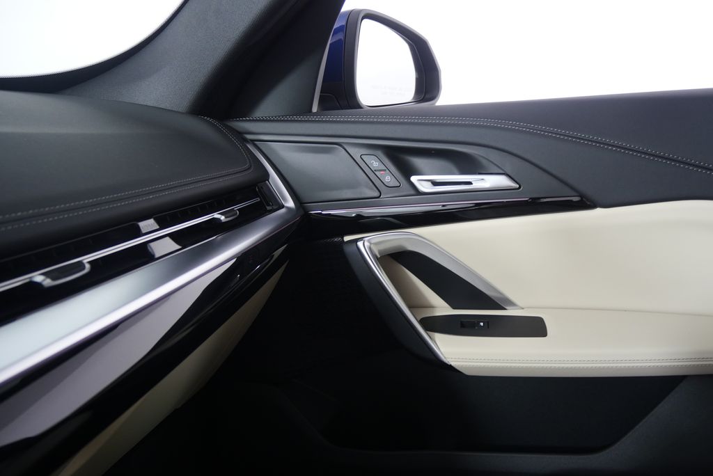 Thumbnail: 2025 BMW X1 - 22
