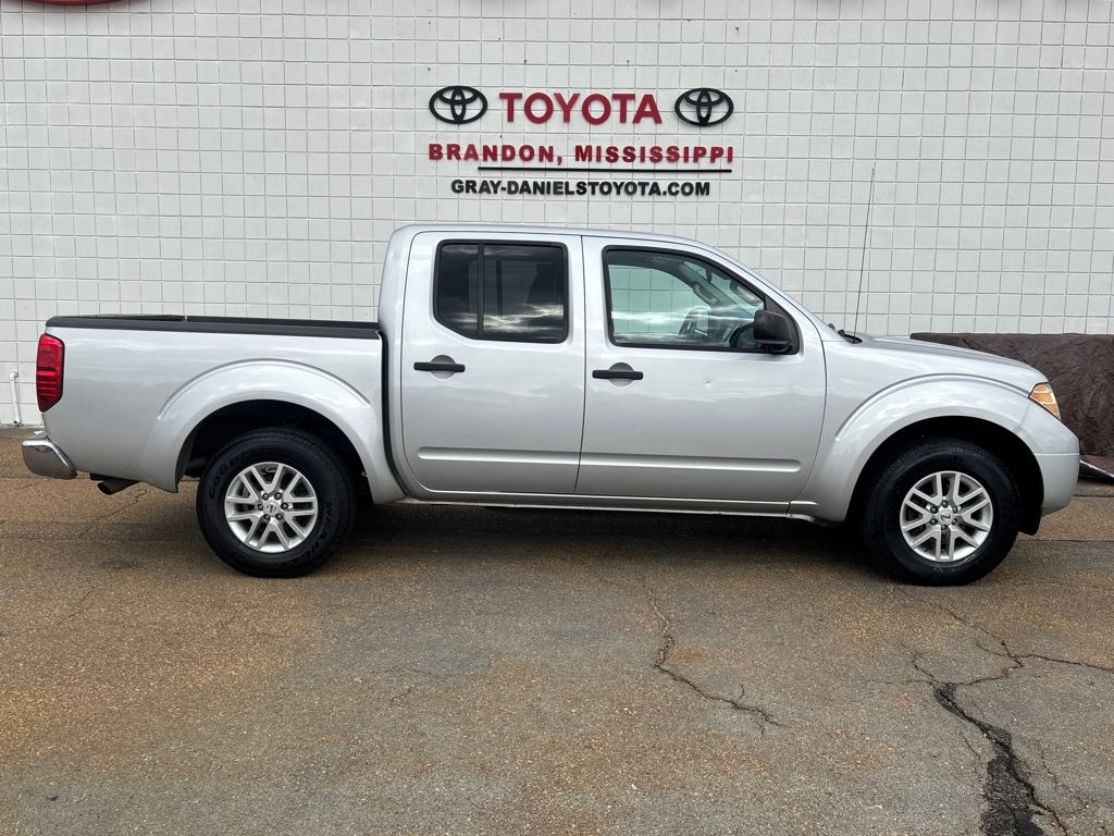 2015 Nissan Frontier SV's photo