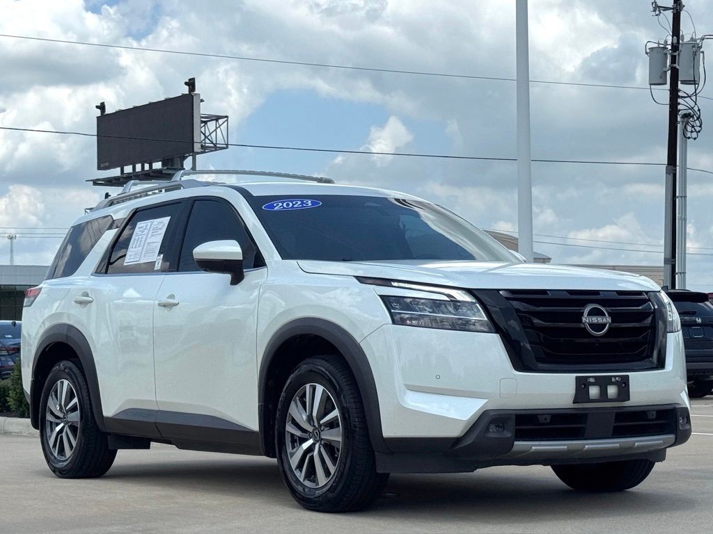 2023 Nissan Pathfinder SL White at Bravo Nissan