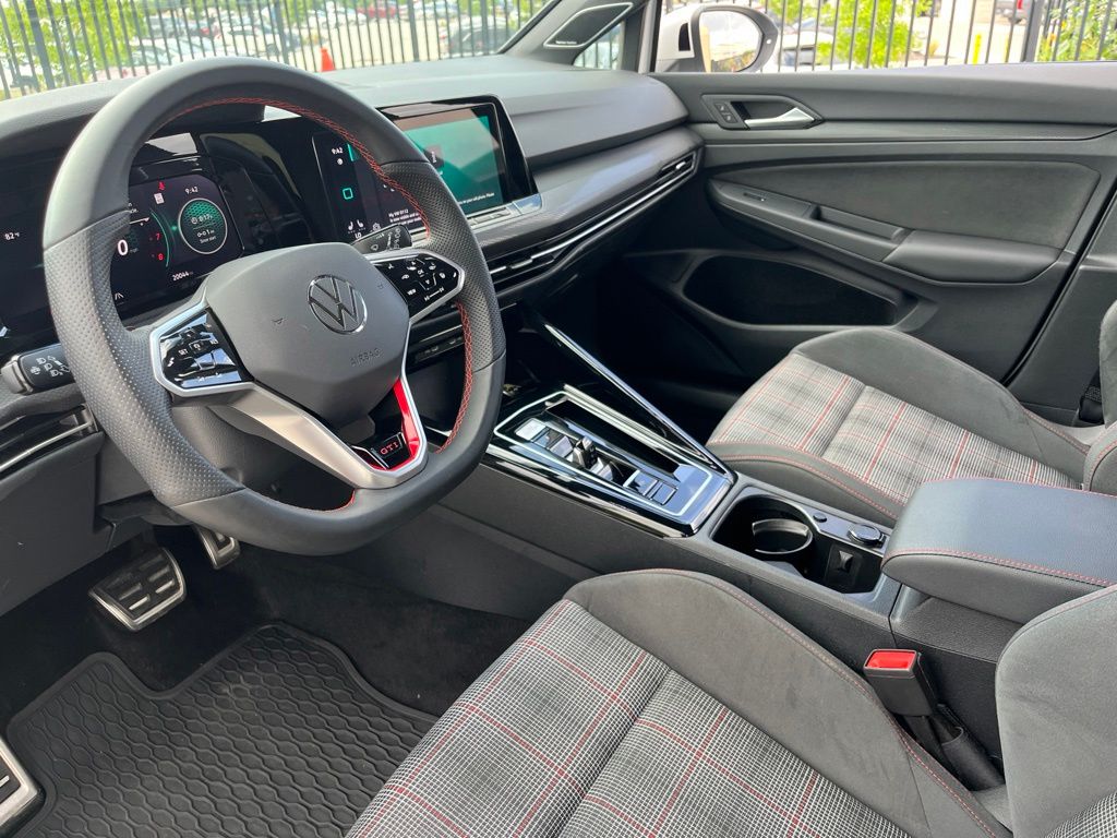 Thumbnail: 2024 Volkswagen Golf - 18