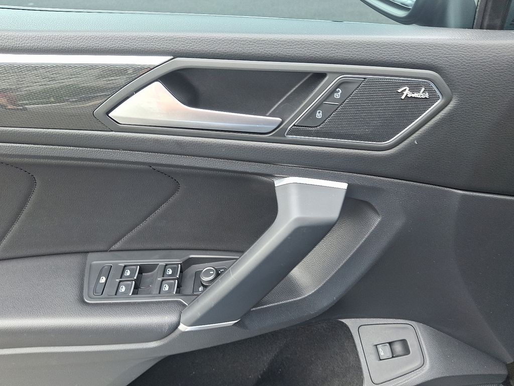 Thumbnail: 2020 Volkswagen Tiguan - 12