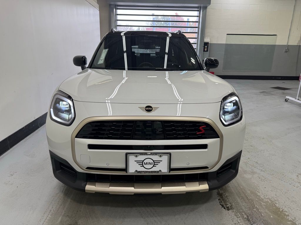 2025 MINI Cooper Countryman Base 6