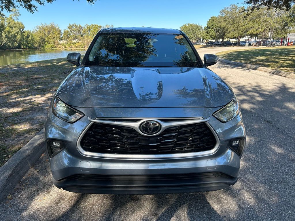 Thumbnail: 2023 Toyota Highlander - 8